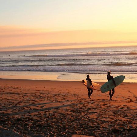 Central Atlantic Beach Guesthouse Costa de Caparica Ngoại thất bức ảnh