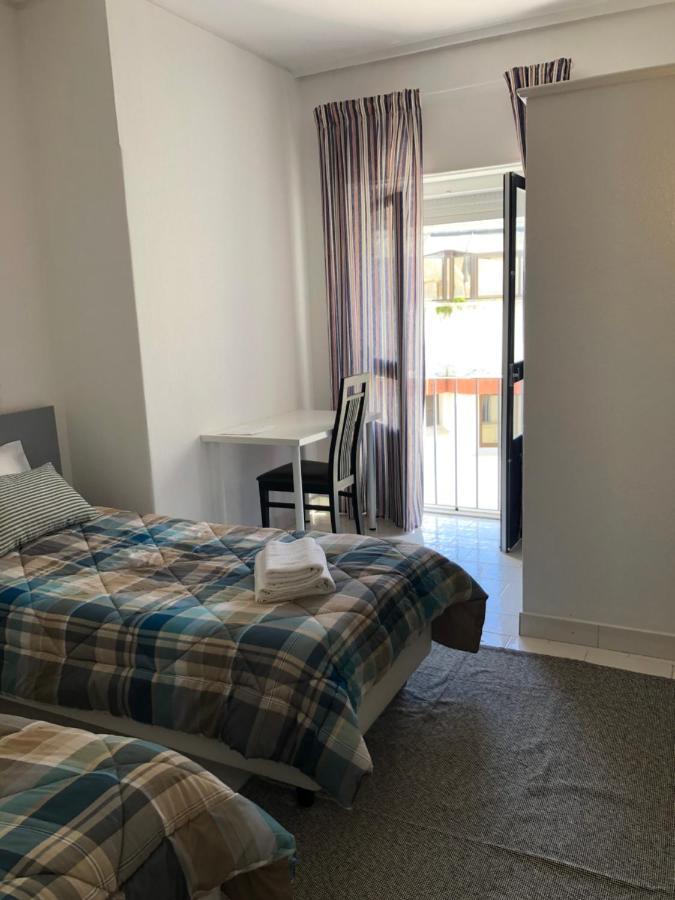 Central Atlantic Beach Guesthouse Costa de Caparica Ngoại thất bức ảnh