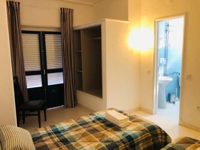 Central Atlantic Beach Guesthouse Costa de Caparica Ngoại thất bức ảnh
