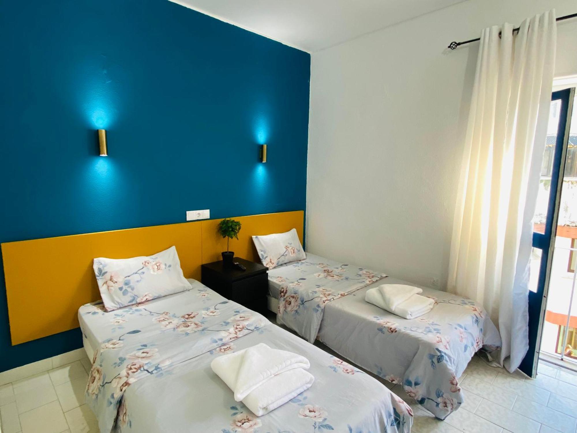 Central Atlantic Beach Guesthouse Costa de Caparica Ngoại thất bức ảnh