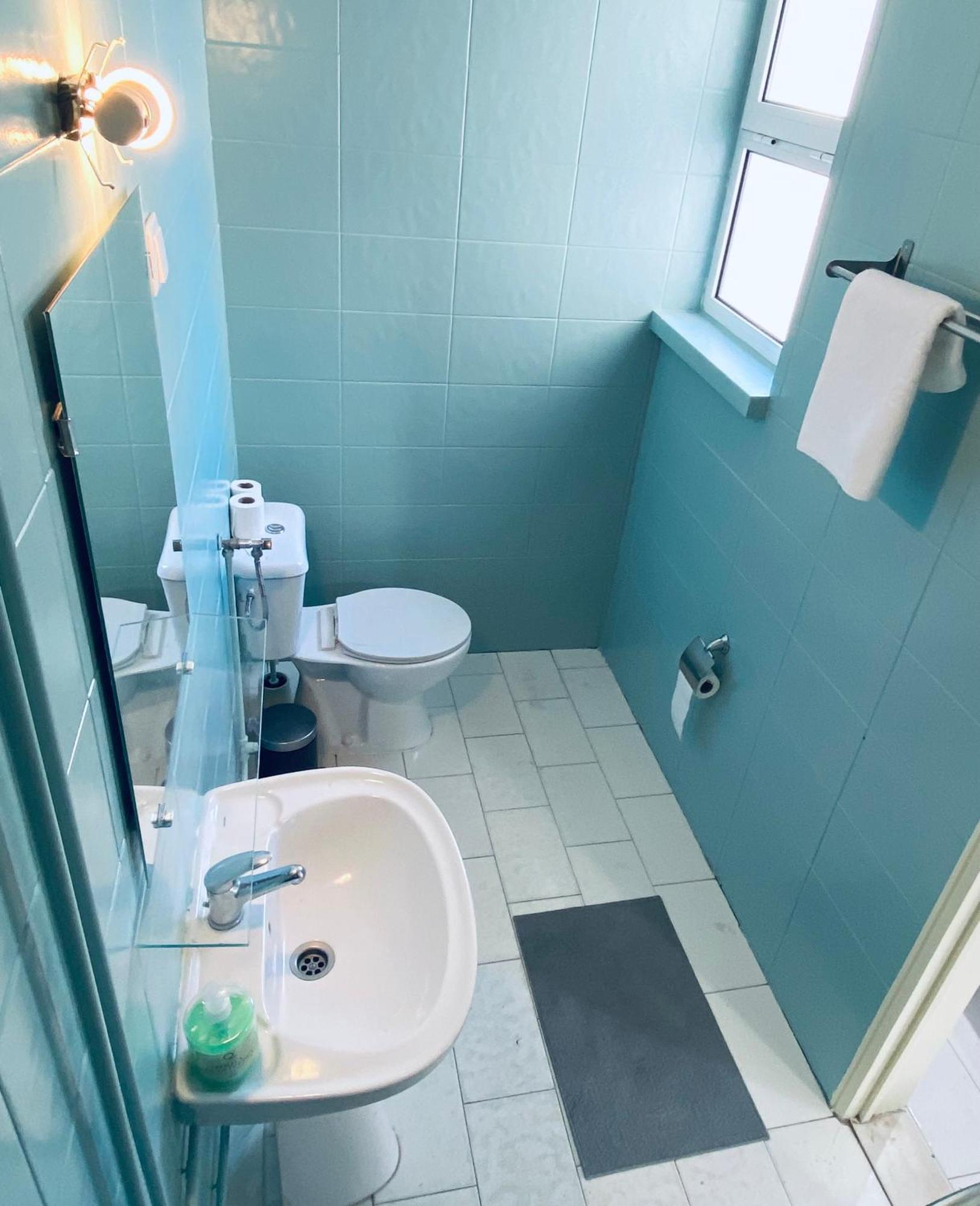Central Atlantic Beach Guesthouse Costa de Caparica Ngoại thất bức ảnh